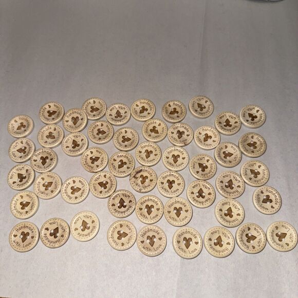 NWT 2.5 cm Wooden Buttons Handmade With Love Hearts Set Of 50 - Picture 1 of 2